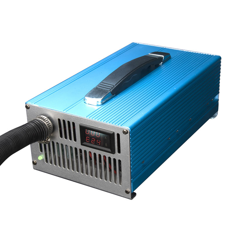 Полнач за батерии од 1800W