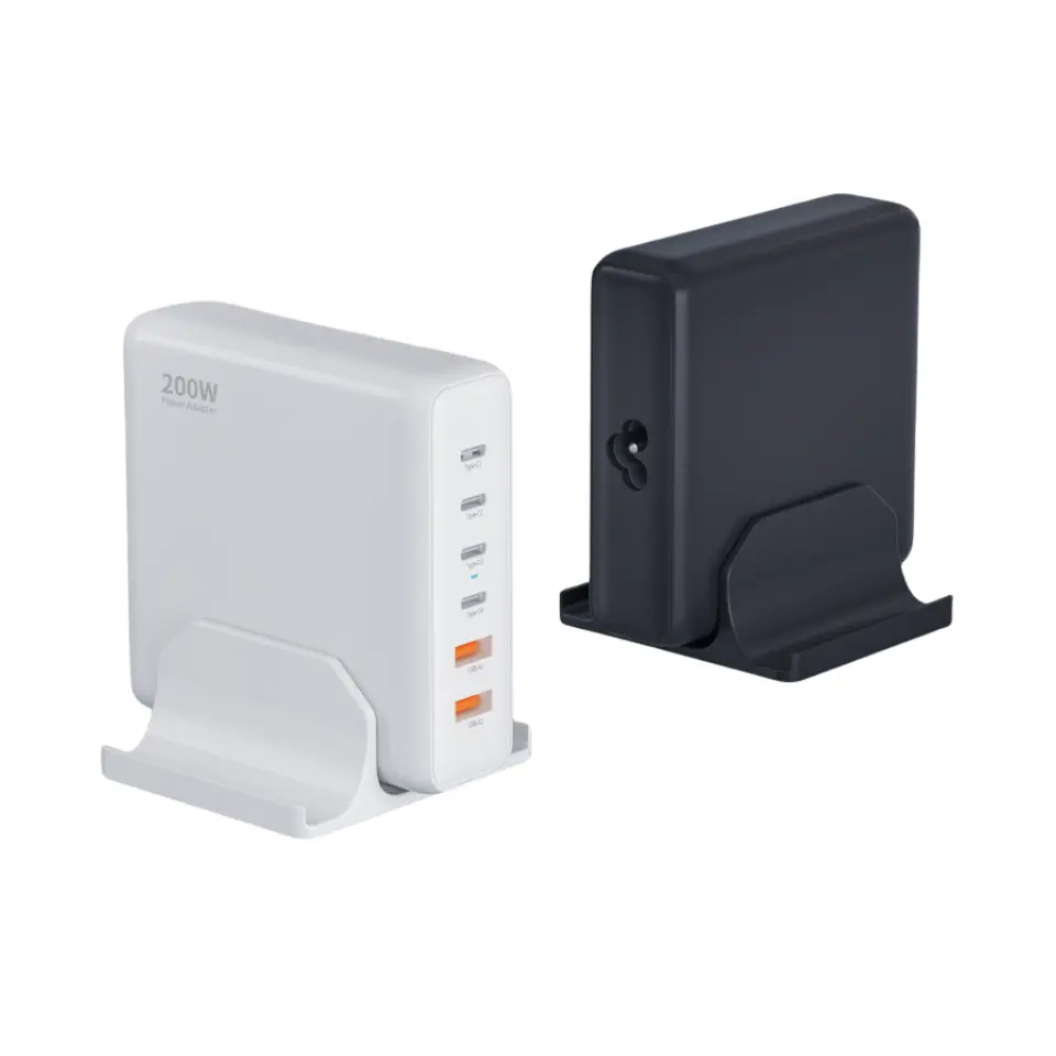 Десктоп PD полнач од 200 W со 6 приклучоци од тип C
