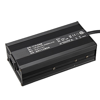 Полнач за батерии од 300 W